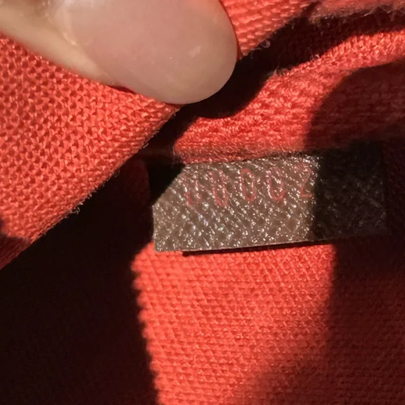 Louis Vuitton Pochette Accessoires - Picture 5 of 13